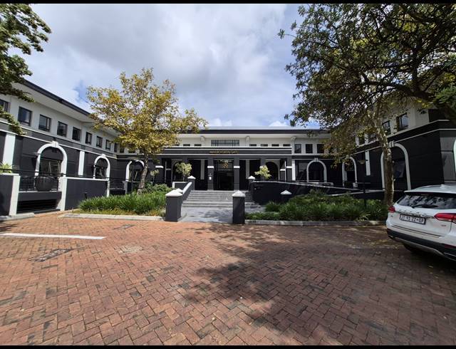 313M² OFFICE TO LET IN HYDE PARK